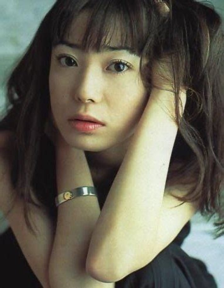 菅野美穂の写真集ガイド—収録内容、選び方、購入前に知りたいこと